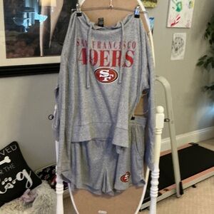 Gray Knit SF NFL Hoodie and Shorts Set with Red Emblem L